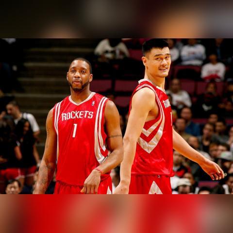 姚明的伤退，一个时代的叹息与另一种伟大